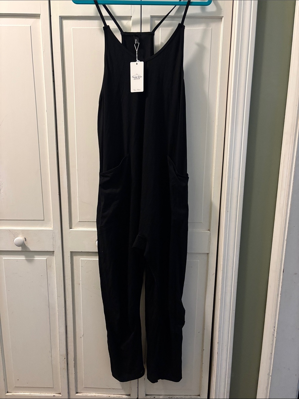 Black Women's Relaxed Fit Jumpsuit with Pockets - Unbranded